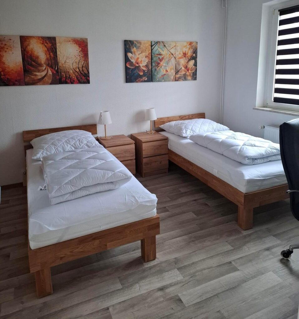 Schlafzimmer mit 2 Einzelbetten
